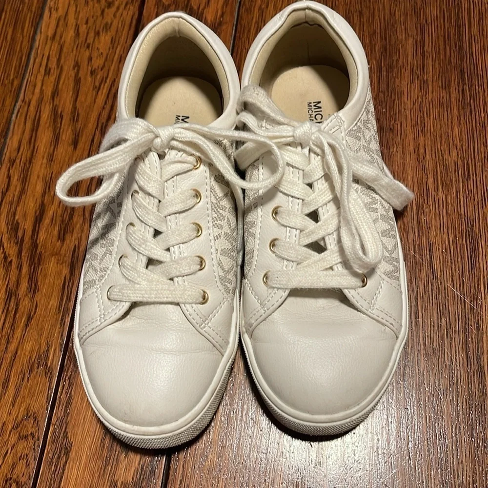 Michael Kors Girls Cream White Signature Logo Lace Up Sneakers Size 2